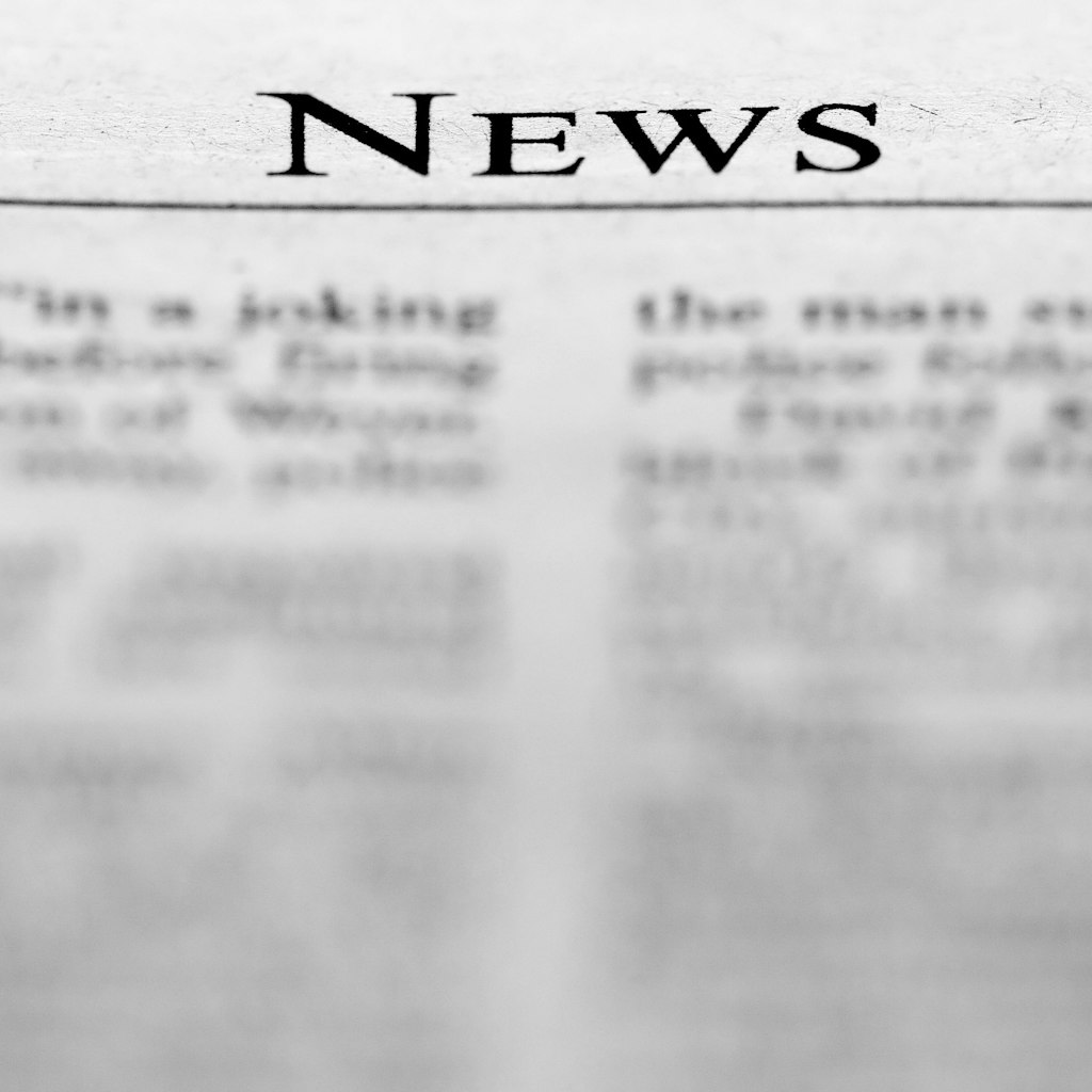 عرّف تحقيقنا التحدي، وفحص تماسك العربية، وقارن المحاولات البشرية